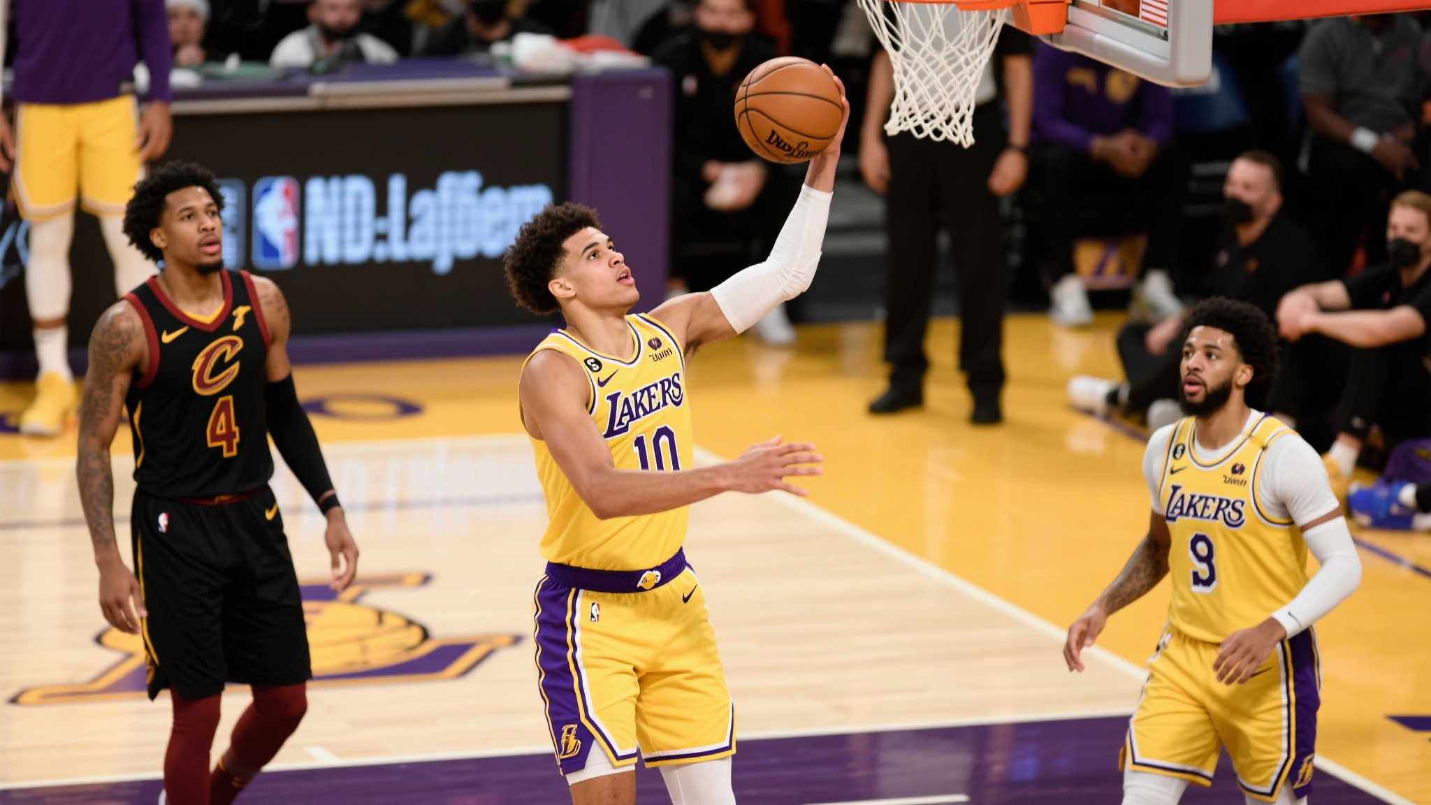 湖人自媒体：哈利6分钟爆发，得分超特纳、托平与阿伦总合